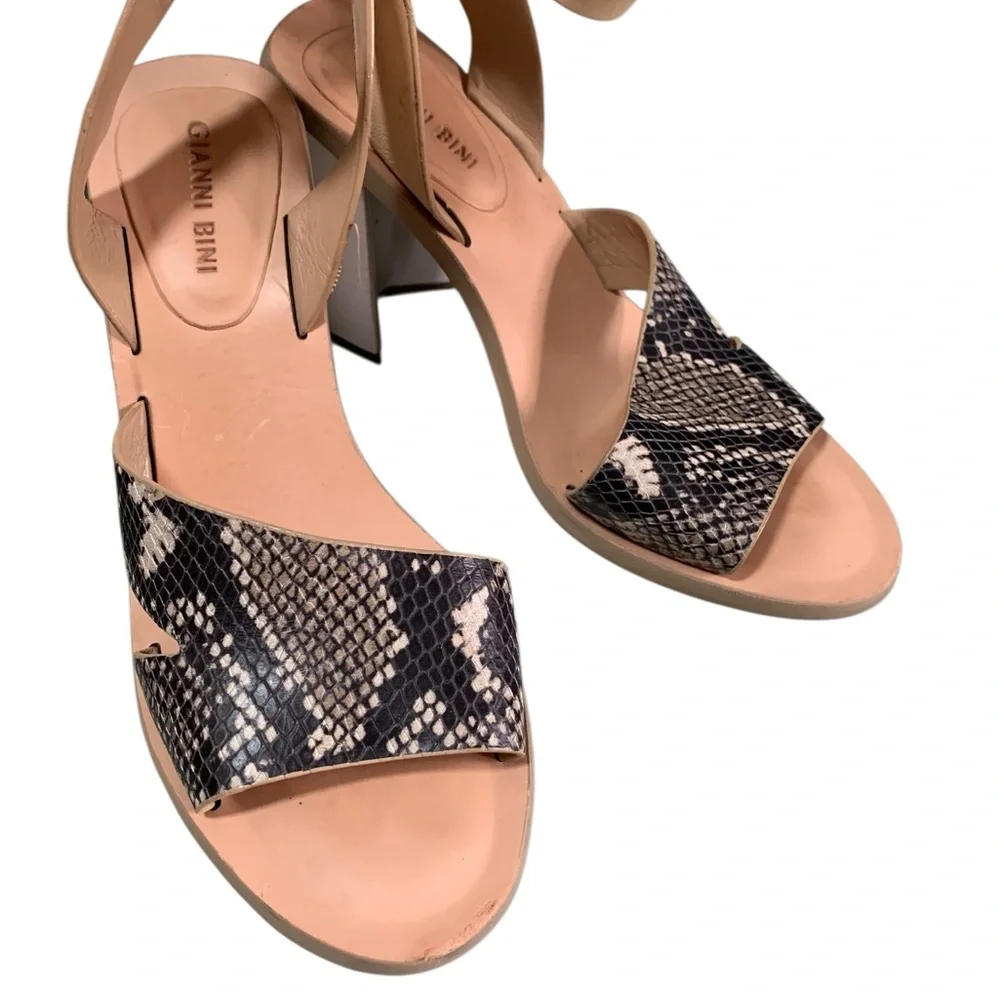 Gianni Bini Marilane snake print block heel sandal women’s shoe size 7.5
